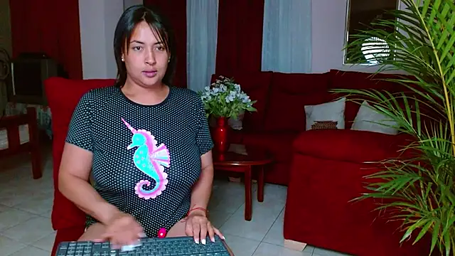 Snapshot of MirandaDream2 chatting on 8, 2, 2025 MirandaDream2 online show from 8, 2, 2025