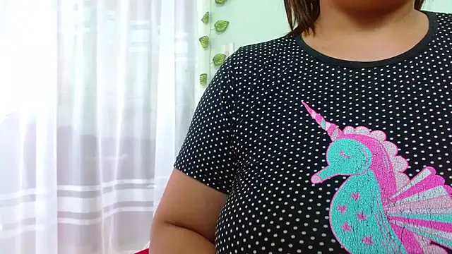 Snapshot of MirandaDream2 chatting on 7, 10, 2025 MirandaDream2 online show from 7, 10, 2025