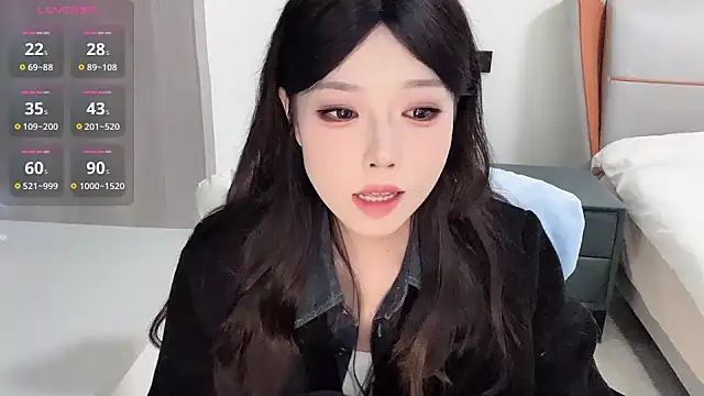 Snapshot of Q-ing chatting on 9, 1, 2025 Q-ing online show from 9, 1, 2025