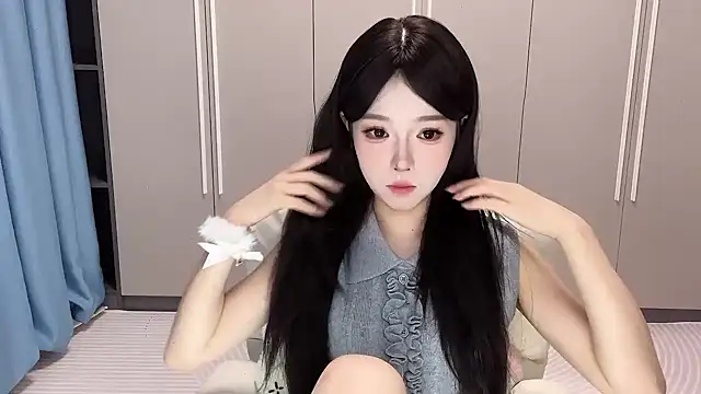 Snapshot of Q-ing chatting on 14, 9, 2025 Q-ing online show from 14, 9, 2025