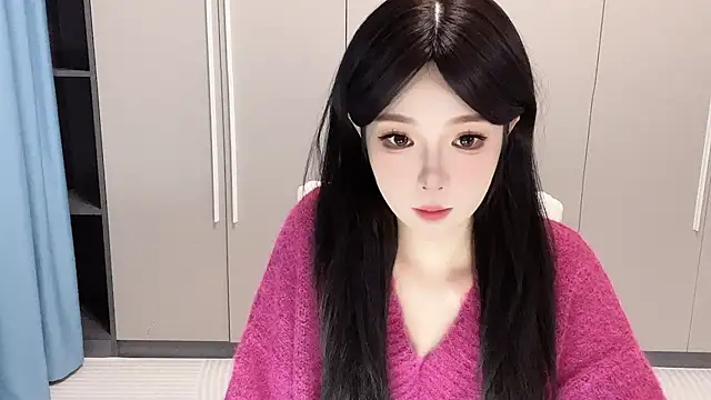 Snapshot of Q-ing chatting on 14, 10, 2025 Q-ing online show from 14, 10, 2025