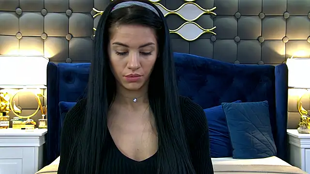 Snapshot of LeyaCass chatting on 4, 3, 2025 LeyaCass online show from 4, 3, 2025