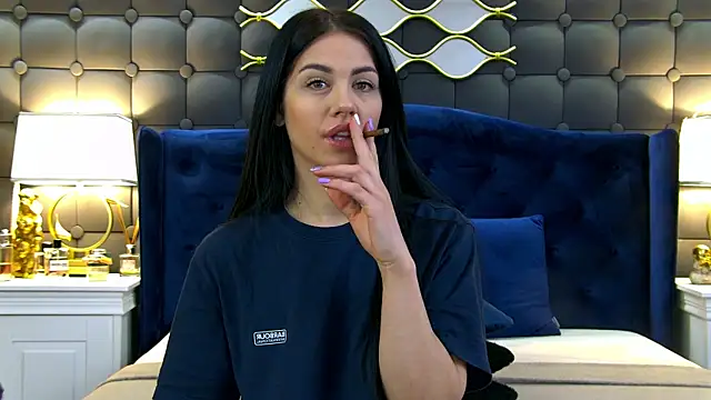 Snapshot of LeyaCass chatting on 12, 3, 2025 LeyaCass online show from 12, 3, 2025