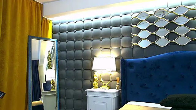 Snapshot of LeyaCass chatting on 1, 12, 2025 LeyaCass online show from 1, 12, 2025