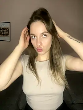 Snapshot of EdnaBradley chatting on 18, 10, 2025 EdnaBradley online show from 18, 10, 2025