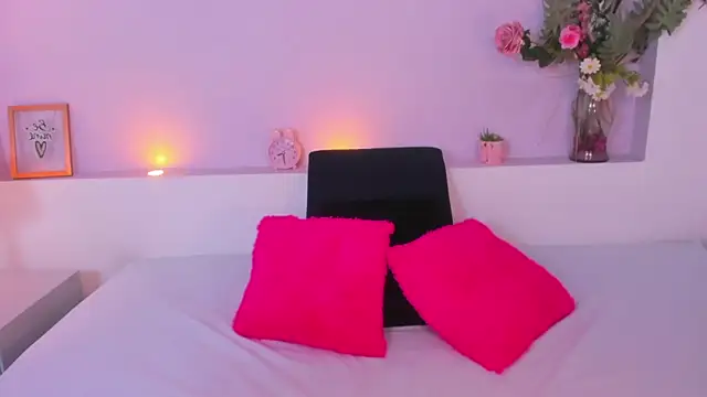 Snapshot of AmyBarton02 chatting on 14, 12, 2024 AmyBarton02 online show from 14, 12, 2024