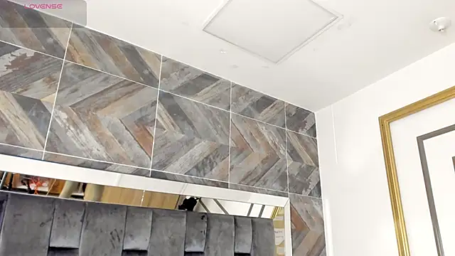 Snapshot of TaniaSmith1 chatting on 6, 11, 2025 TaniaSmith1 online show from 6, 11, 2025