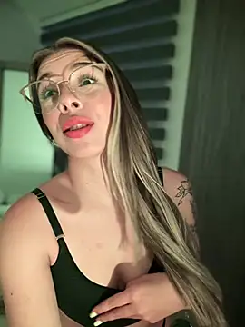 Snapshot of AmmyCollinsW chatting on 13, 3, 2025 AmmyCollinsW online show from 13, 3, 2025