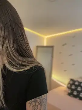 Snapshot of AmmyCollinsW chatting on 1, 11, 2025 AmmyCollinsW online show from 1, 11, 2025