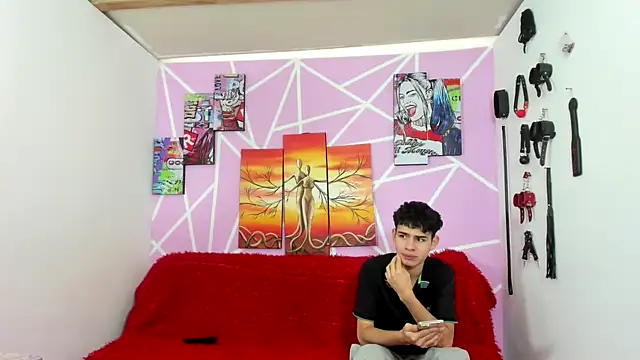 Fresahot2005 online show from 13, 12, 2024