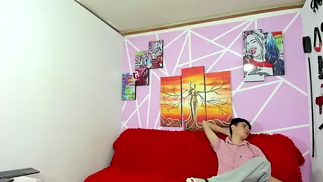 Fresahot2005 online show from 14, 12, 2024