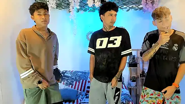 Snapshot of Fresahot2005 chatting on 9, 11, 2025 Fresahot2005 online show from 9, 11, 2025