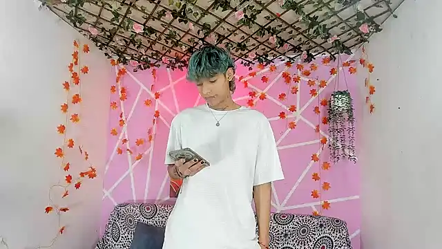 Snapshot of Fresahot2005 chatting on 1, 12, 2025 Fresahot2005 online show from 1, 12, 2025