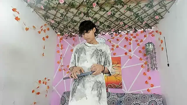 Snapshot of Fresahot2005 chatting on 19, 12, 2025 Fresahot2005 online show from 19, 12, 2025