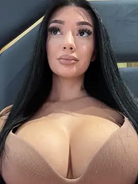 amirahylerr online show from 6, 10, 2025