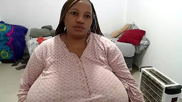 Snapshot of Bustyslave48 chatting on 4, 11, 2025 Bustyslave48 online show from 4, 11, 2025