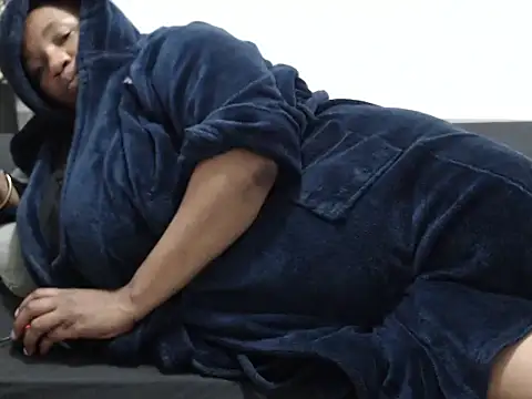 Snapshot of Bustyslave48 chatting on 18, 12, 2025 Bustyslave48 online show from 18, 12, 2025