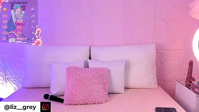 Liz grey  online show from 15, 10, 2025