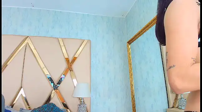 NicoleEsposito online show from 17, 1, 2025