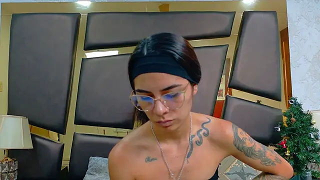 NicoleEsposito online show from 16, 12, 2025