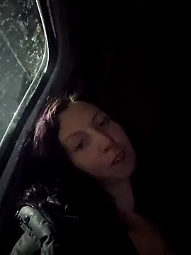 Snapshot of erinSmiles chatting on 11, 11, 2025 erinSmiles online show from 11, 11, 2025