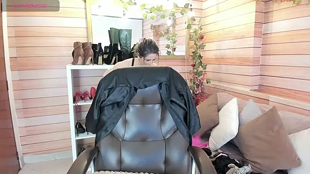 Victoria collins 1 online show from 16, 3, 2026