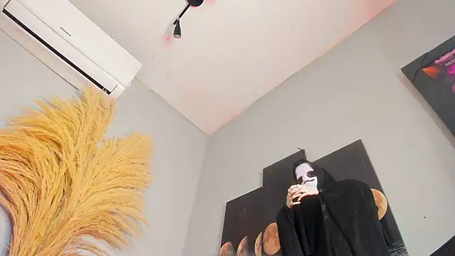 Snapshot of ALICEPOIXXXON chatting on 30, 10, 2025 ALICEPOIXXXON online show from 30, 10, 2025