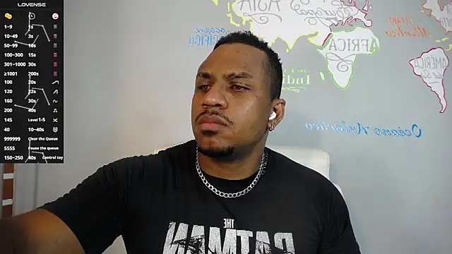 Snapshot of JhonBlacke chatting on 11, 1, 2025 JhonBlacke online show from 11, 1, 2025