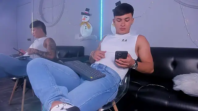 Snapshot of Cristopher_strong chatting on 6, 1, 2025 Cristopher strong online show from 6, 1, 2025