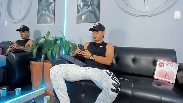 Snapshot of Cristopher_strong chatting on 4, 2, 2025 Cristopher strong online show from 4, 2, 2025