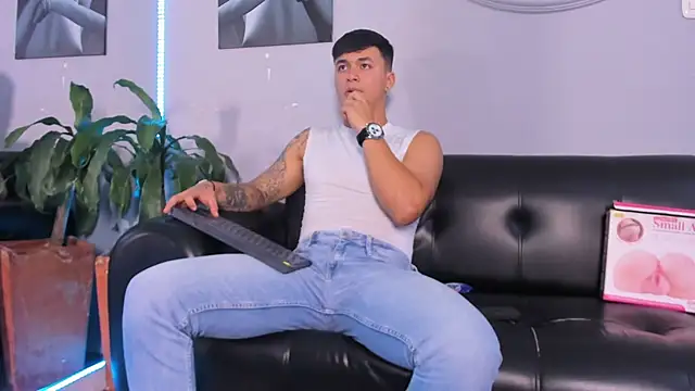 Snapshot of Cristopher_strong chatting on 27, 2, 2025 Cristopher strong online show from 27, 2, 2025