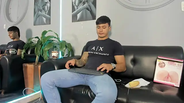 Snapshot of Cristopher_strong chatting on 7, 3, 2025 Cristopher strong online show from 7, 3, 2025