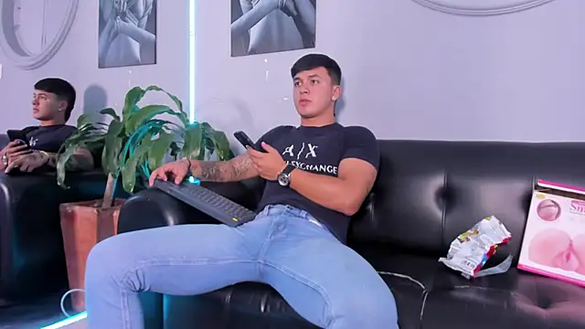 Snapshot of Cristopher_strong chatting on 7, 3, 2025 Cristopher strong online show from 7, 3, 2025