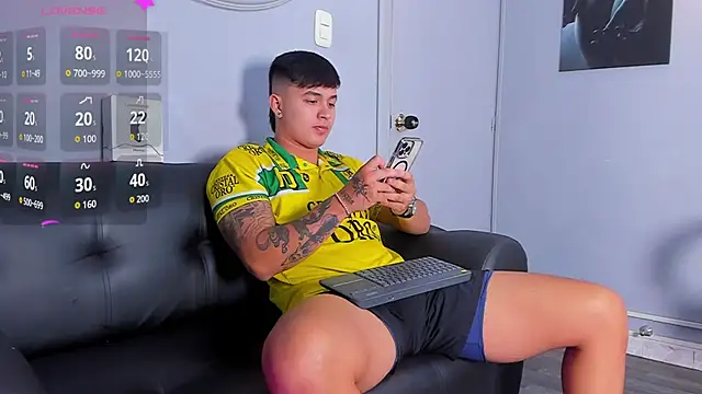 Snapshot of Cristopher_strong chatting on 9, 9, 2025 Cristopher strong online show from 9, 9, 2025