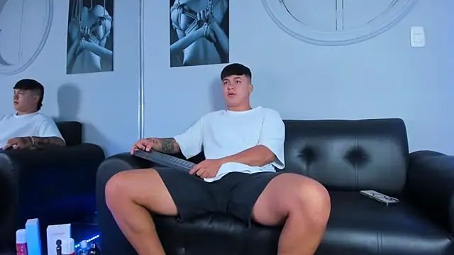 Snapshot of Cristopher_strong chatting on 2, 12, 2025 Cristopher strong online show from 2, 12, 2025