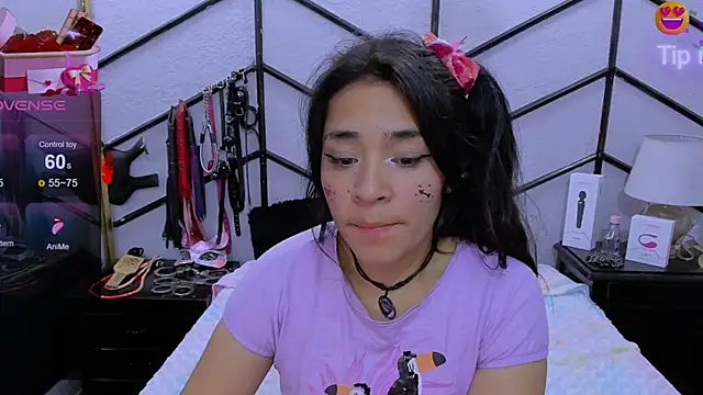 Snapshot of AlanaLuck chatting on 19, 2, 2025 AlanaLuck online show from 19, 2, 2025