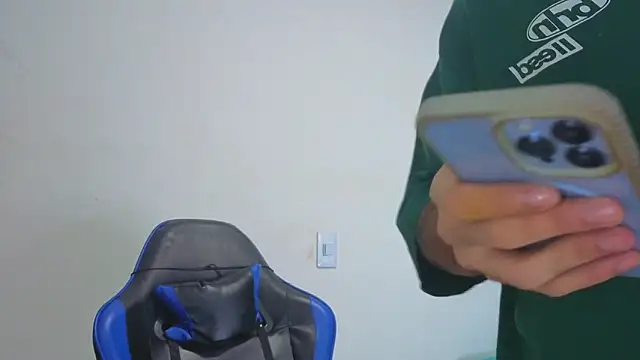 Snapshot of Demitryo chatting on 15, 10, 2025 Demitryo online show from 15, 10, 2025