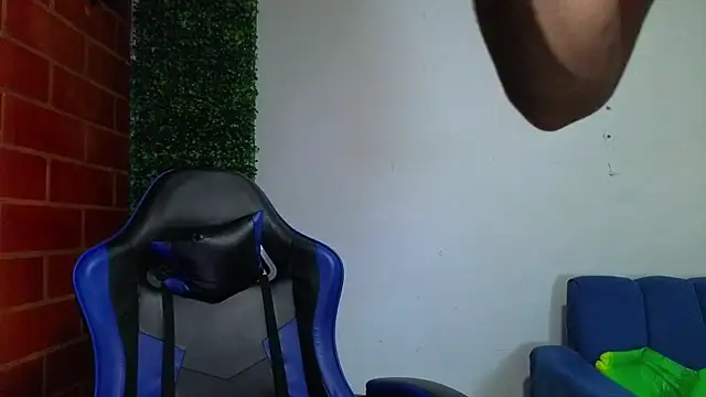 Demitryo online show from 14, 4, 2026