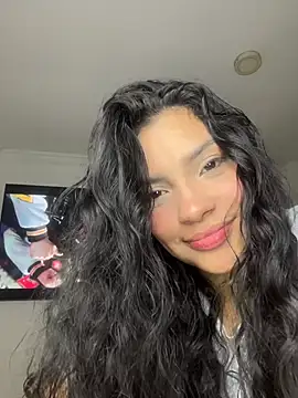 lolaa staars online show from 11, 10, 2025