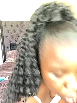 Snapshot of DarkBerry87 chatting on 2, 12, 2025 DarkBerry87 online show from 2, 12, 2025