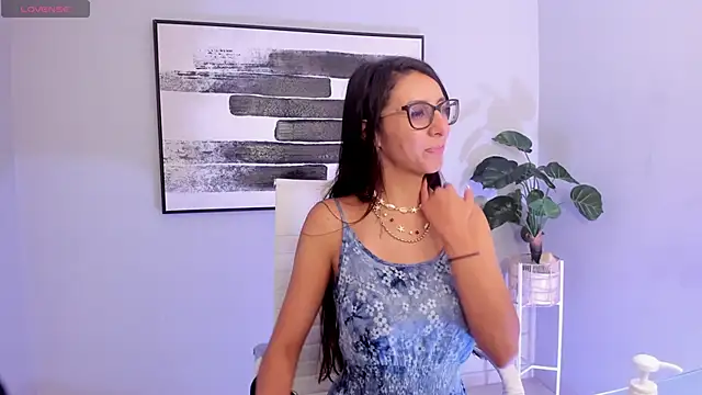 Snapshot of luna_willians chatting on 5, 3, 2025 luna willians online show from 5, 3, 2025