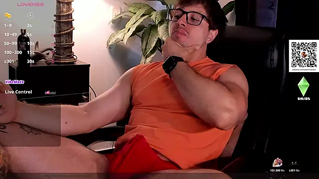 Snapshot of ADAM_BOUTON_ chatting on 5, 11, 2025 ADAM BOUTON online show from 5, 11, 2025