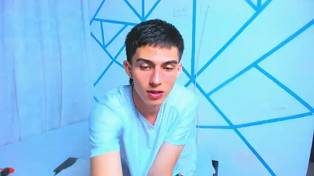 Snapshot of liam_scott77 chatting on 2, 11, 2025 liam scott77 online show from 2, 11, 2025