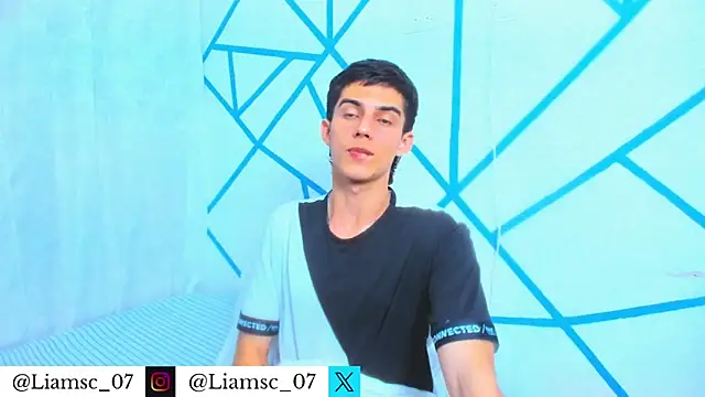 Snapshot of liam_scott77 chatting on 19, 11, 2025 liam scott77 online show from 19, 11, 2025