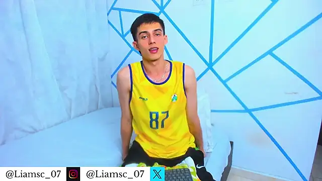 Snapshot of liam_scott77 chatting on 30, 11, 2025 liam scott77 online show from 30, 11, 2025