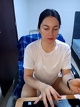 renata hot1 online show from 15, 2, 2025