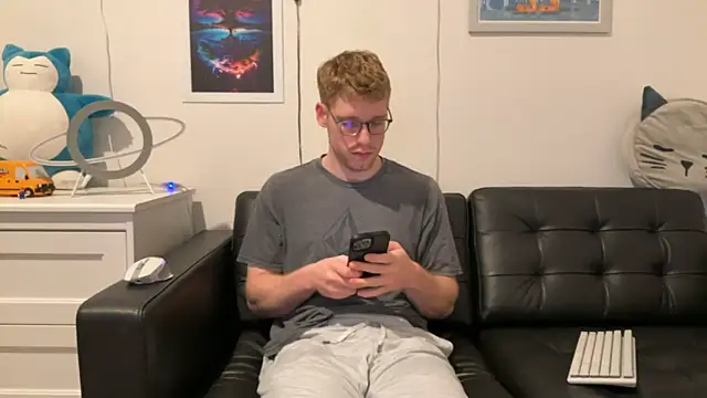 Snapshot of BlueEyedTallGuy94 chatting on 16, 12, 2024 BlueEyedTallGuy94 online show from 16, 12, 2024