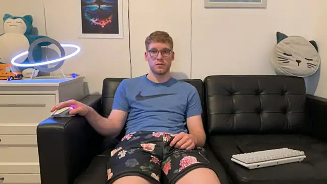 Snapshot of BlueEyedTallGuy94 chatting on 20, 12, 2024 BlueEyedTallGuy94 online show from 20, 12, 2024