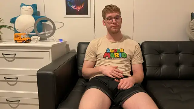 Snapshot of BlueEyedTallGuy94 chatting on 21, 12, 2024 BlueEyedTallGuy94 online show from 21, 12, 2024