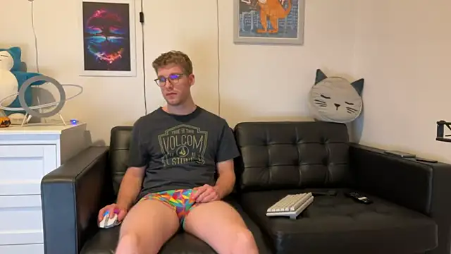 Snapshot of BlueEyedTallGuy94 chatting on 22, 12, 2024 BlueEyedTallGuy94 online show from 22, 12, 2024